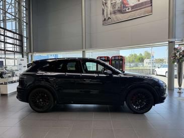 Porsche Cayenne III GTS — photo 8