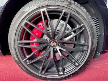 Porsche Macan Electrique GTS — photo 40