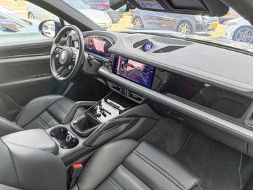 Porsche Cayenne III — photo 20