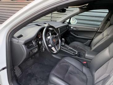 Porsche Macan Electrique Base — photo 7