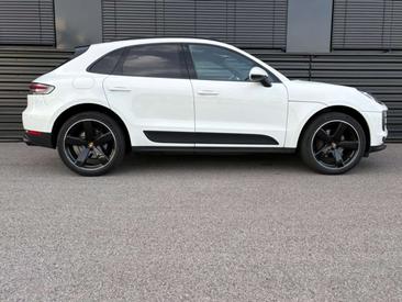 Porsche Macan Electrique Base — photo 8
