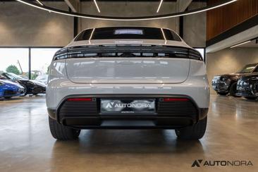 Porsche Macan Electrique — photo 15