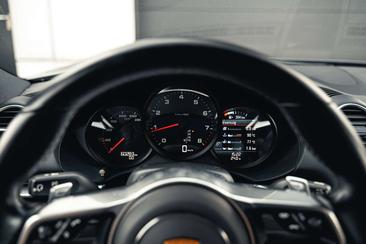 Porsche 718 Cayman T — photo 12