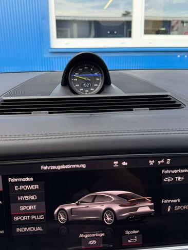 Porsche Panamera II 4S — photo 21