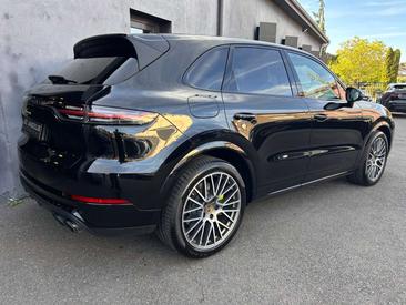 Porsche Cayenne III Turbo Platinum Edition — photo 11