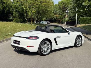 Porsche 718 Spyder — photo 14