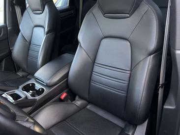 Porsche Cayenne III Turbo Platinum Edition — photo 14