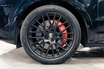 Porsche Cayenne III GTS Coupé 2020 Noir — photo 4