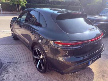 Porsche Macan Electrique Base — photo 4