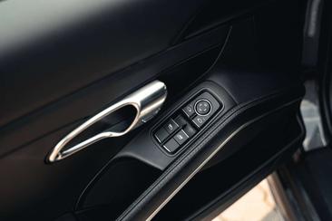 Porsche 718 Cayman T — photo 21