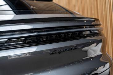 Porsche Cayenne III S — photo 19