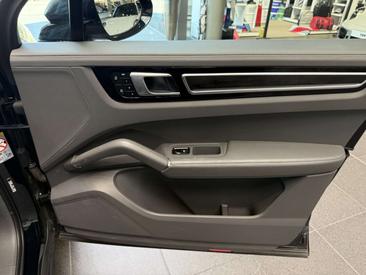 Porsche Cayenne III GTS — photo 30