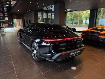 Porsche Taycan — photo 6