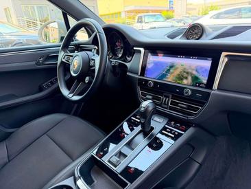 Porsche Macan Electrique Base — photo 14