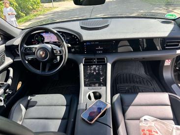 Porsche Taycan — photo 6