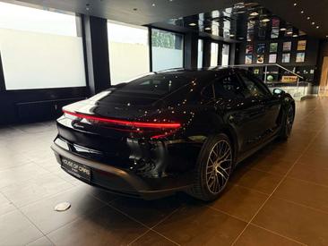 Porsche Taycan — photo 8