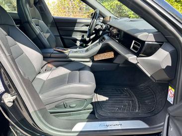 Porsche Taycan — photo 8