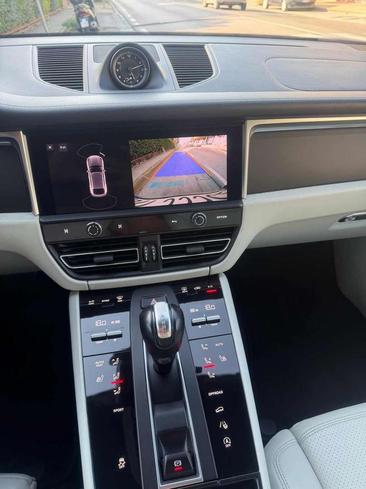 Porsche Macan Electrique Base — photo 9