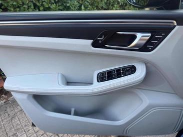 Porsche Macan Electrique Base — photo 11