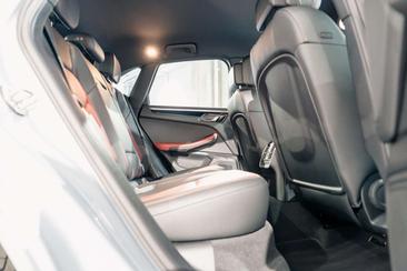 Porsche Macan Electrique Base — photo 8