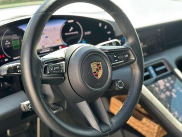 Porsche Taycan — photo 12