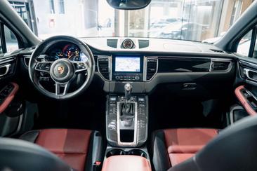 Porsche Macan Electrique Base — photo 9