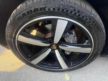 Porsche Macan Electrique Base — photo 13