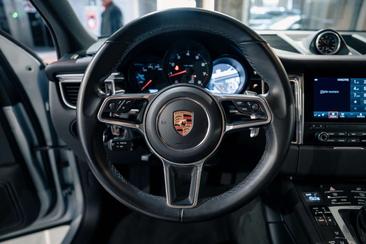Porsche Macan Electrique Base — photo 10
