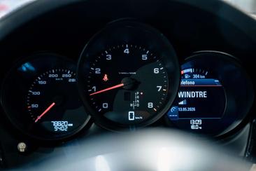 Porsche Macan Electrique Base — photo 11