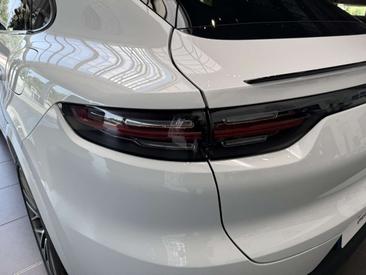 Porsche Cayenne III Turbo S Platinum Edition — photo 11