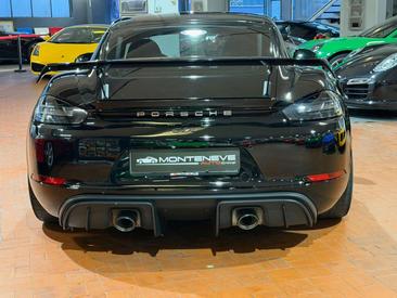 Porsche 718 Cayman GT4 — photo 5