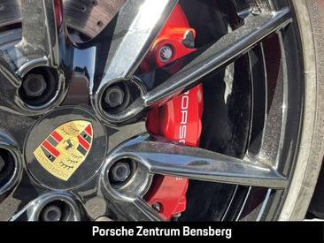 Porsche 992 I Carrera 4S — photo 19