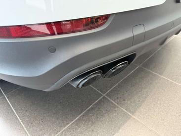 Porsche Cayenne III Turbo S Platinum Edition — photo 12