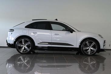 Porsche Macan Electrique Turbo — photo 4