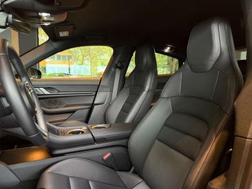 Porsche Taycan — photo 16