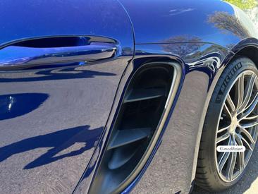 Porsche 718 Cayman — photo 20