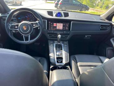 Porsche Macan Electrique Base — photo 8