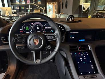 Porsche Taycan — photo 18