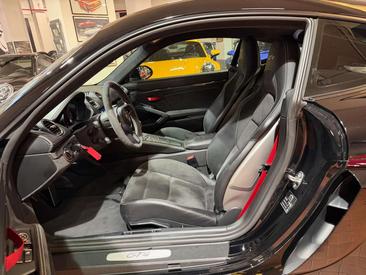 Porsche 718 Cayman GT4 — photo 8