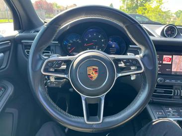 Porsche Macan Electrique Base — photo 9