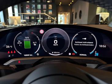 Porsche Taycan — photo 19