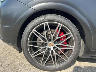 Porsche Cayenne III GTS — photo 7