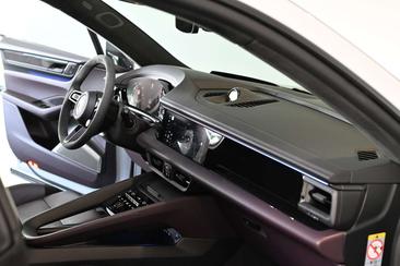 Porsche Macan Electrique Turbo — photo 9
