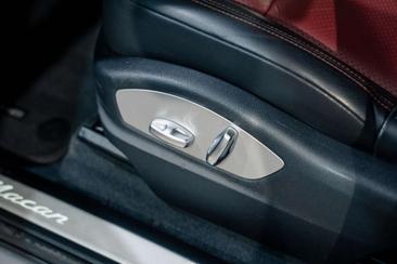 Porsche Macan Electrique Base — photo 22