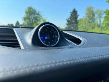 Porsche Macan Electrique Base — photo 13