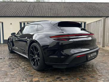 Porsche Taycan 4S — photo 3