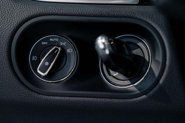 Porsche Macan Electrique Base — photo 25