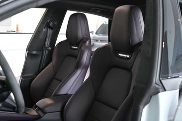 Porsche Macan Electrique Turbo — photo 17