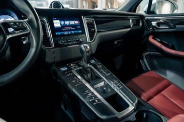 Porsche Macan Electrique Base — photo 27