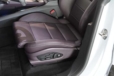 Porsche Macan Electrique Turbo — photo 18